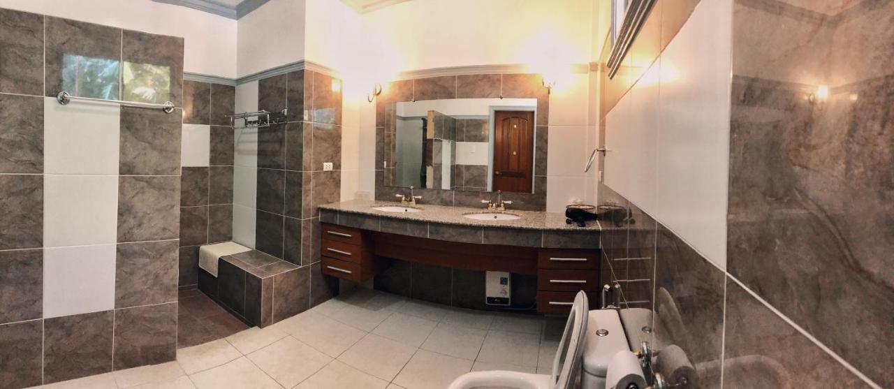 C气泡潜水度假村 C Bubble Diving Resort Dumaguete City Esterno foto